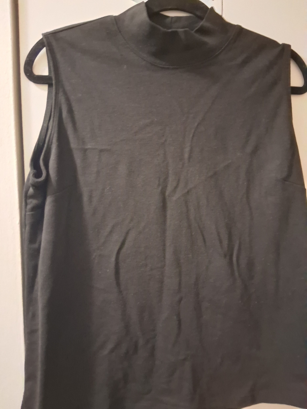 Women's Mock Neck Sleeveless Tank Top - Black
